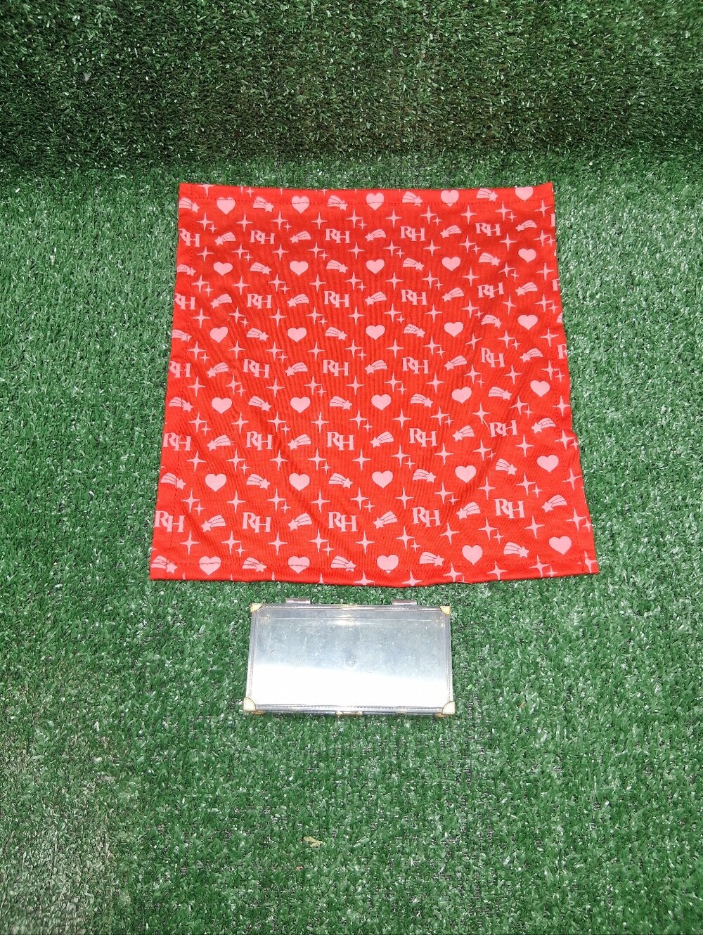 Rainbow High Doll House  Bed Spread + Clear Trunk